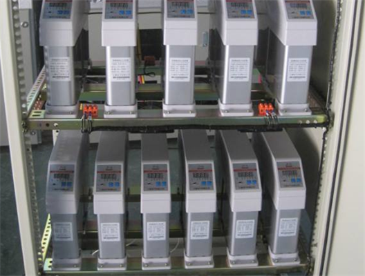 低壓開關(guān)柜內(nèi)電容器安全運行的電流、電壓和溫度有什么要求